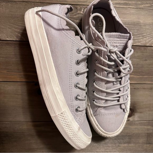 Converse Chuck Taylor All-Star Frilly Thrills Low Tops - Picture 4 of 6